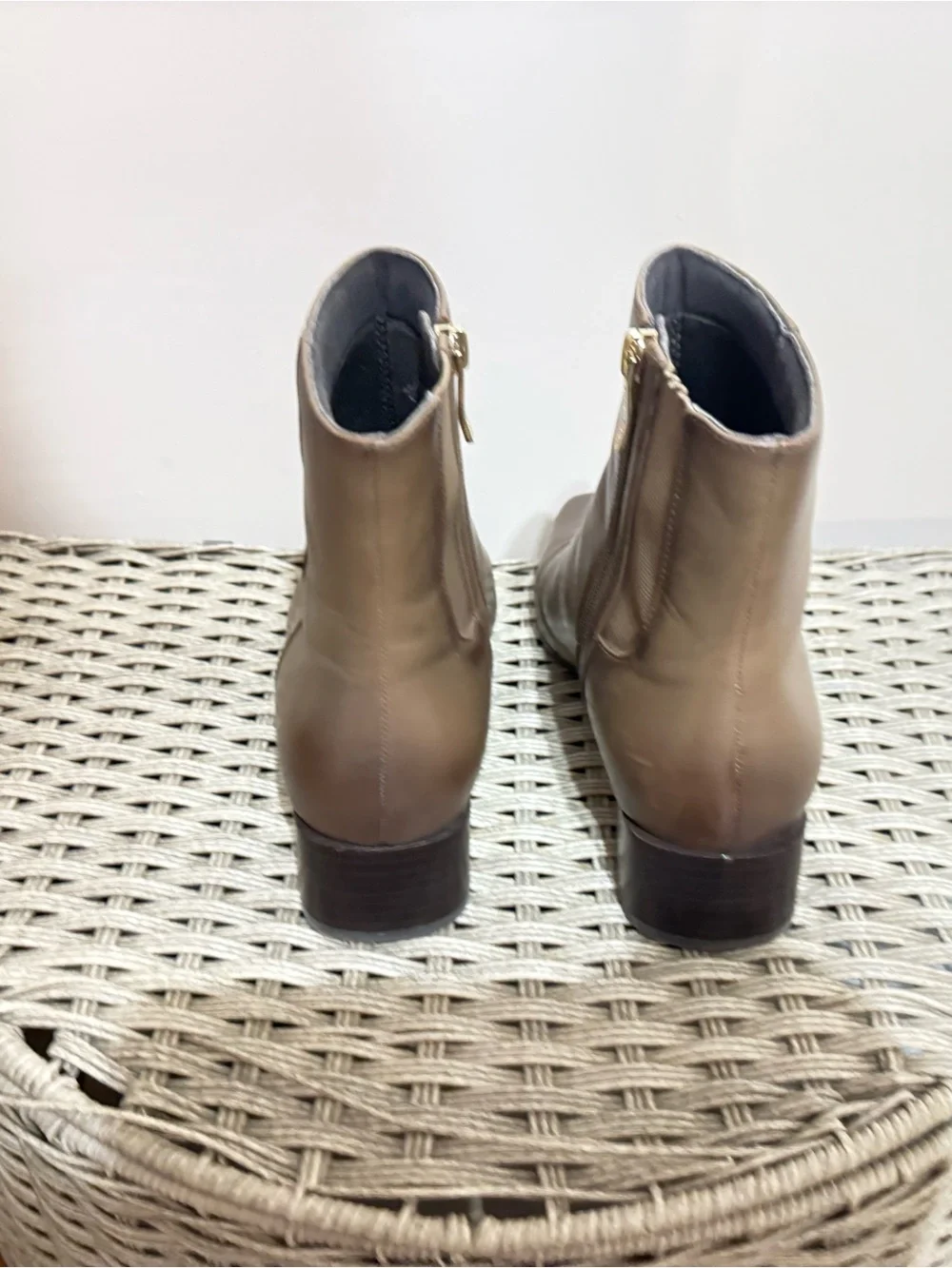 Easy Spirit Leather Ankle Boots – Women’s Size 8.5 M
